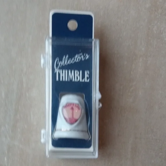 Assorted Collectible Thimbles Set - Picture 7 of 16